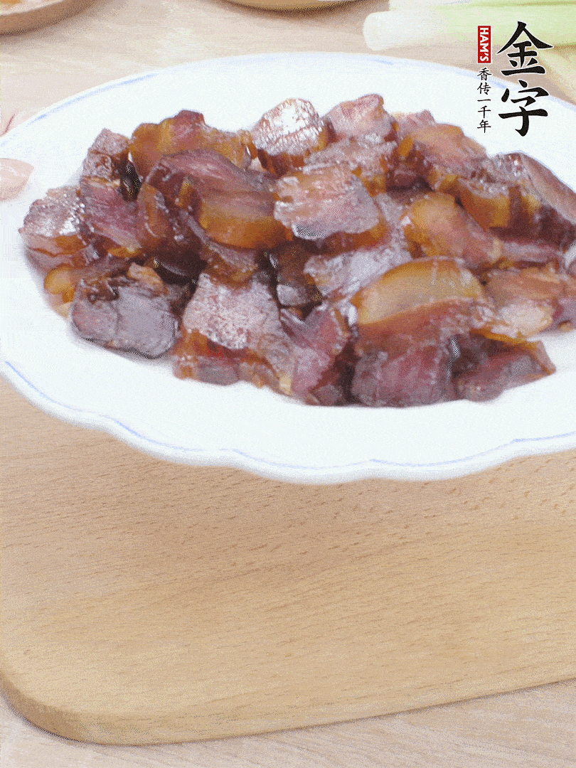 leyu.乐鱼
酱油肉水煮15分钟，切薄片。