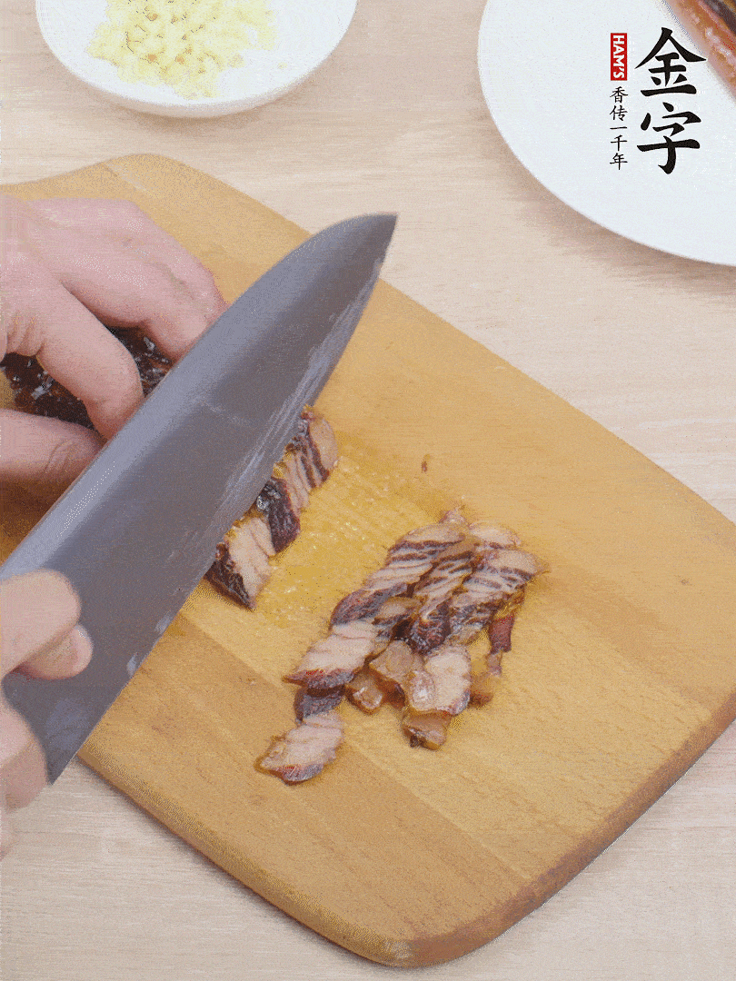 leyu.乐鱼
酱油肉切薄片。