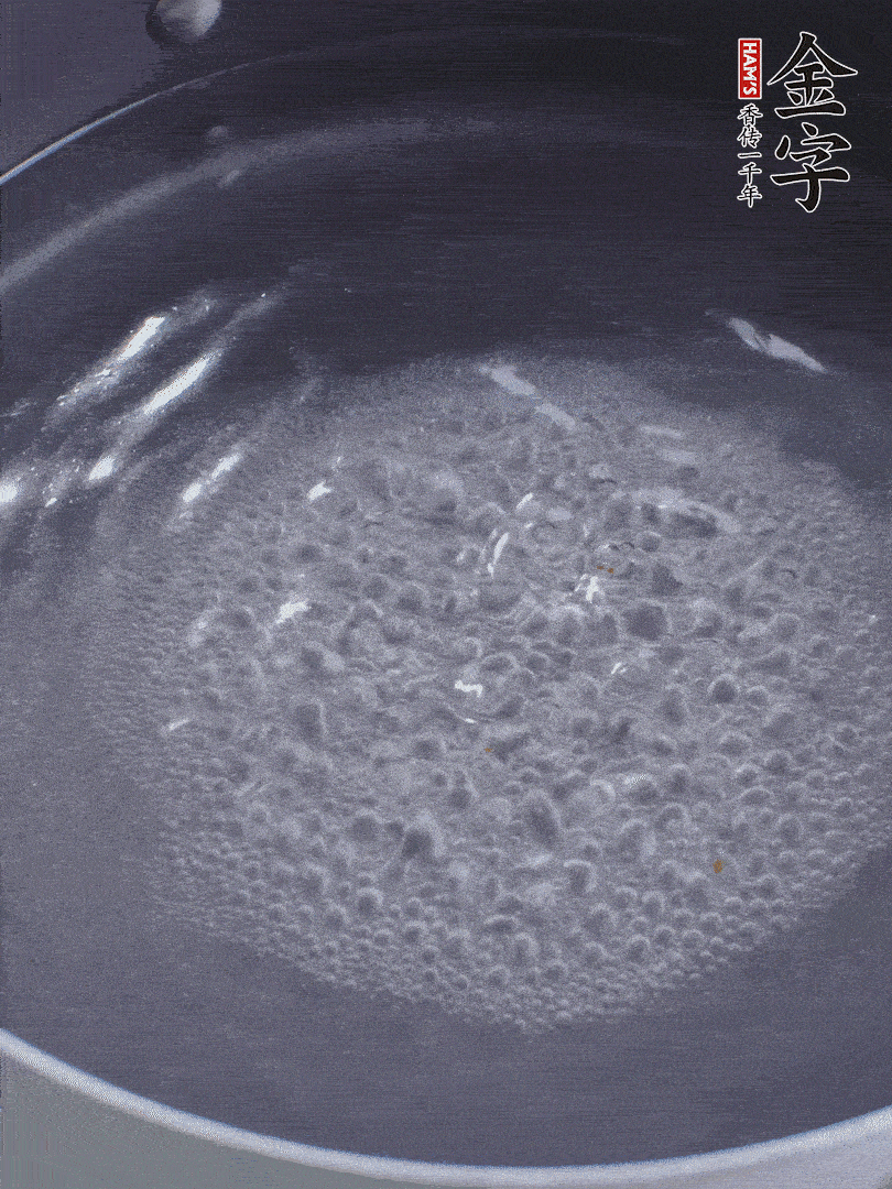 leyu.乐鱼
酱油肉煮熟切小块。